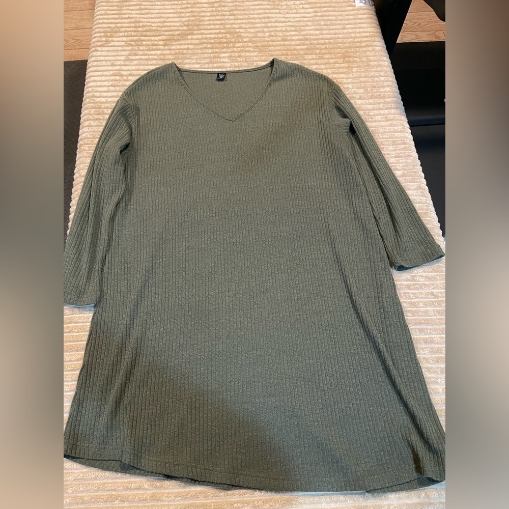 Mulvari Plus Ribbed Knit Drop Shoulder Split Top & Leggings - Picture 4 of 10